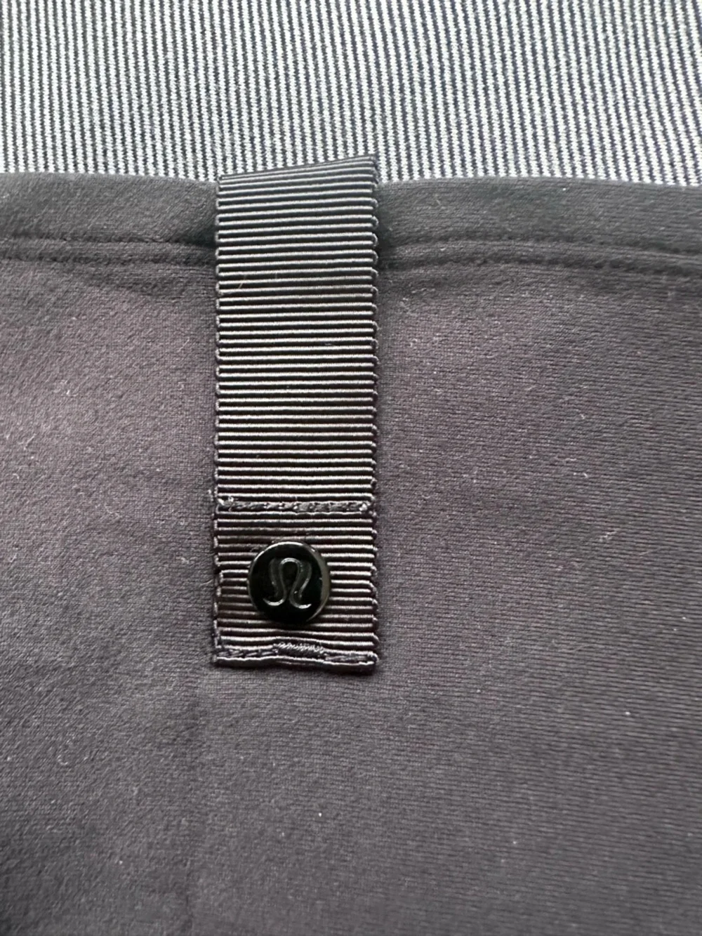 Lululemon Vinyasa Scarf Modal Heathered True Navy Reversible Snap Wrap